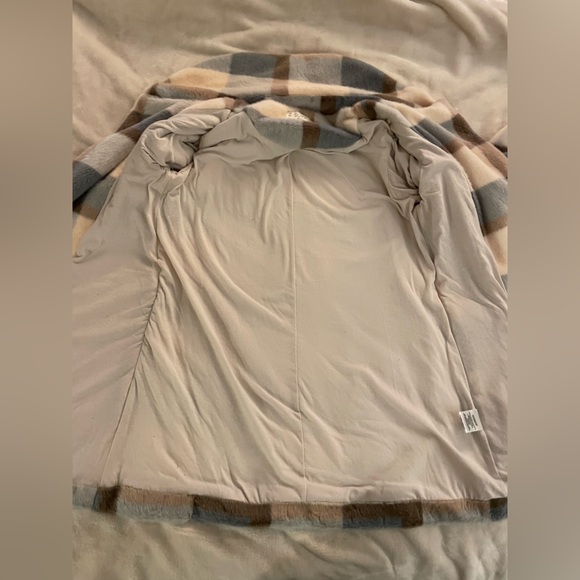 Z Supply Plaid Jacket in Blue, Creamy Peach and Brown. Oversized Small. - Picture 13 of 13